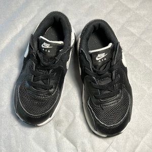 NIKE SNEAKER: SIZE USA (8C)